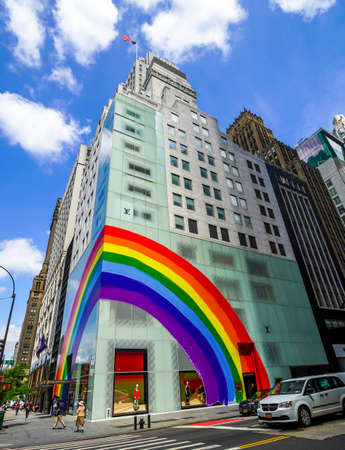 NEW YORK - JULY 17, 2020: Louis Vuitton 5th Avenue Store in New Yorkのeditorial素材