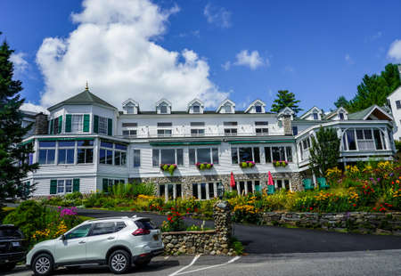 LAKE PLACID, NEW YORK - AUGUST 20, 2020: Mirror Lake Inn in Lake Placid, Upstate New Yorkのeditorial素材