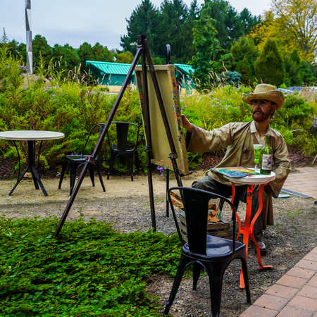 HAMILTON, NEW JERSEY - OCTOBER 11, 2020: Unique sculpture on permanent display. Grounds For Sculpture is an outdoor 42-acre park established in 1992 to promote  contemporary sculpturesのeditorial素材