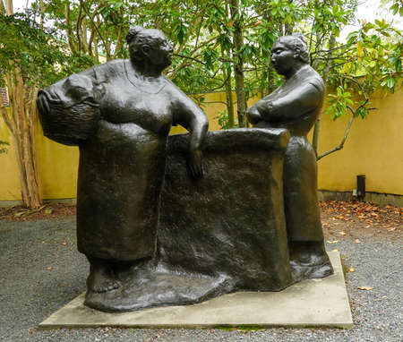 HAMILTON, NEW JERSEY - OCTOBER 11, 2020: Unique sculpture on permanent display. Grounds For Sculpture is an outdoor 42-acre park established in 1992 to promote  contemporary sculpturesのeditorial素材