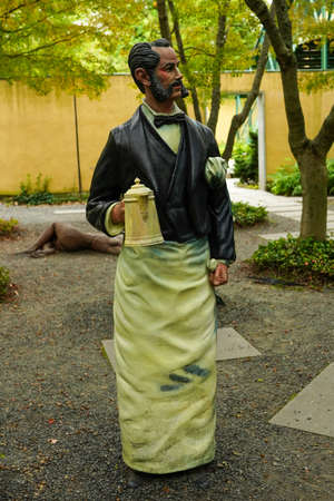 HAMILTON, NEW JERSEY - OCTOBER 11, 2020: Unique sculpture on permanent display. Grounds For Sculpture is an outdoor 42-acre park established in 1992 to promote  contemporary sculpturesのeditorial素材