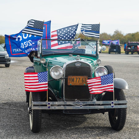 BROOKLYN, NEW YORK - NOVEMBER 1, 2020: President Trump supporters participate at National Trump Day 2020 rally in Brooklyn, New Yorkのeditorial素材