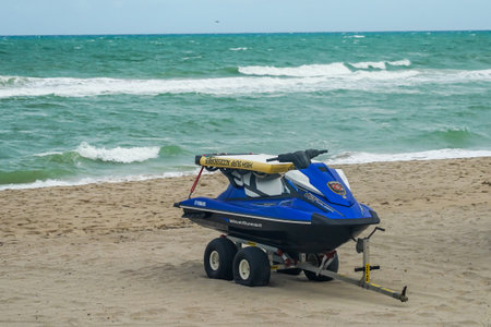 HOLLYWOOD BEACH, FLORIDA - DECEMBER 30, 2020: Hollywood Beach Lifeguard Station in South Florida. The promenade along the beach lined with palm trees and resorts is a popular tourist destination in Brのeditorial素材