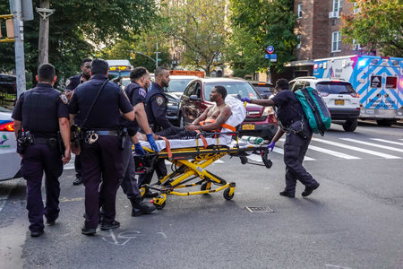 BROOKLYN, NEW YORK - OCTOBER 14, 2021: New York Police Department activity on scene of an incident in Brooklyn. The New York Police Department, established in 1845, is the largest police force in USAのeditorial素材