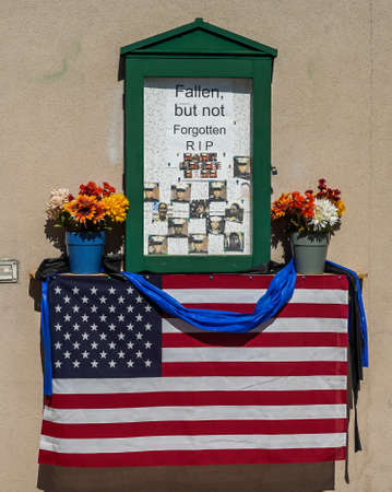 BROOKLYN, NEW YORK - OCTOBER 19, 2021: Local memorial to honor of 13 fallen service members killed in Kabul Airport, Afghanistan on August 26, 2021 located in Brooklyn, New  Yorkのeditorial素材