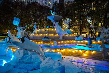 NEW YORK - DECEMBER 4, 2021: Pulitzer Fountain Lit For Holiday Season in Midtown Manhattanのeditorial素材