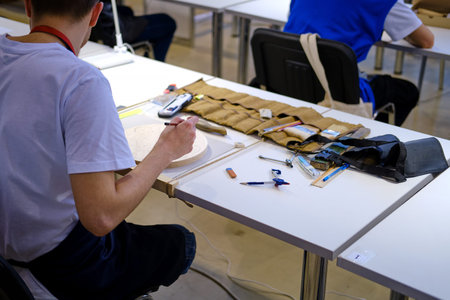Carpenter for the layout of the tree for future carpentry work and create the pattern