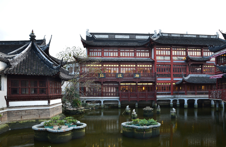 Shanghai Yuyuan Lotus Pondのeditorial素材