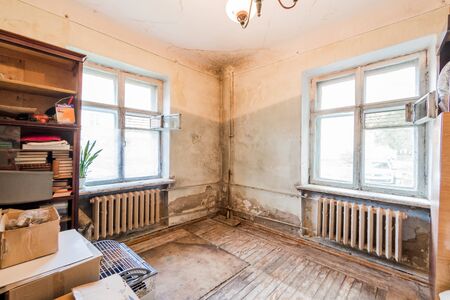 Russia, Moscow- August 05, 2019: interior room decrepit old careless not modern setting. cosmetic repairs requiredのeditorial素材