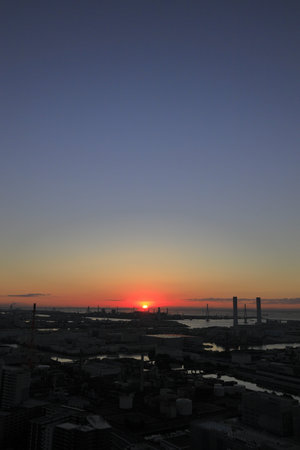 factories in Keihin industrial district, Kanagawa, Japan (dawn)の写真素材