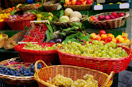 fresh fruits and vegetables at a farmer's marketの写真素材