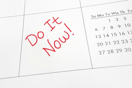 Calendar with Do It Now text in red                               の写真素材