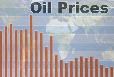 World map and Oil Prices chart going downの写真素材