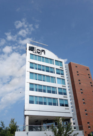 RALEIGH,NC/USA - 8-10-2020: The Aloft Hotel on Hillsborough St near the NC State campus in Raleigh, NCのeditorial素材
