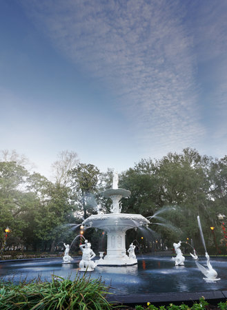 The fountain at Forsyth Park decorated for Christmas, in Savannah Georgiaの写真素材