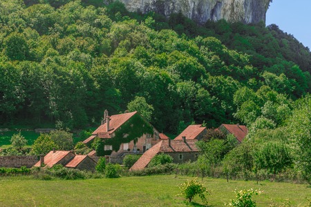 Picturesque medieval village Chateau-Chalon under the mountain. Chalon, Departement Jura, Franche-Comte, Franceの写真素材