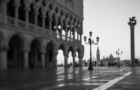 Tilt shift photo of morning in San Marco square in Veniceの写真素材