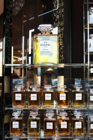 Showcase with a large number of bottles of perfume CHANEL â 5. Moscow. 24.07.2013のeditorial素材