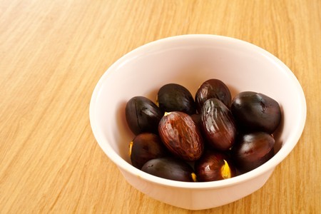 chestnut in the bowl and the table