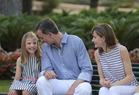 Palma de Majorca. Spain - August 4, 2016 - Spain royals King Felipe and Queen Letizia pose with her Daughter Leonor  in the Marivent Palace gardens in the Spanish Balearic island of Mallorcaのeditorial素材