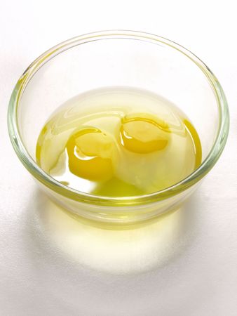 eggs in glass bowl        の写真素材