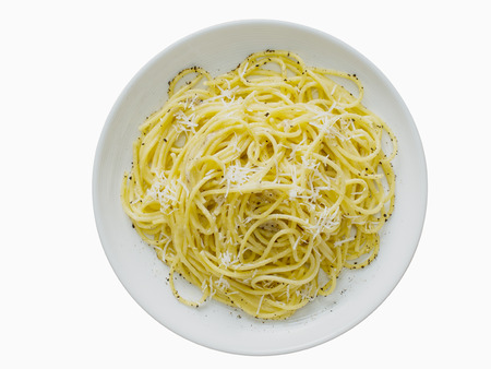 close up of italian pepe e cacio pepper with cheese spaghetti isolatedの写真素材