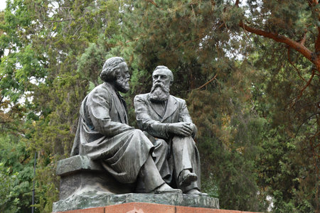 Bishkek, Kyrgyzstan - September 11, 20122: Karl Marx and Friedrich Engels monument in city park Dubovy.のeditorial素材