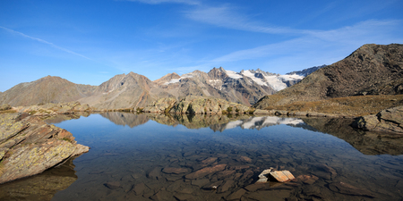 lake of Lauson, at the Vittorio Sella refuge - Gran Paradiso National Parkの写真素材