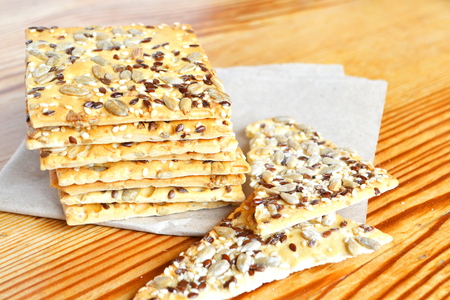 Crunchy cookies with sunflower and flax seeds