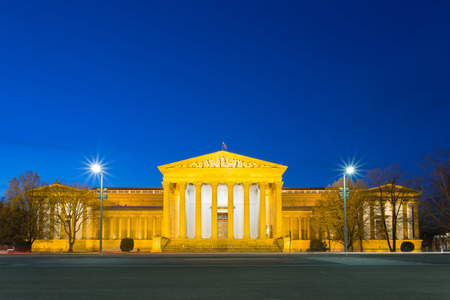 Museum of Fine Arts at blue hour - Budapest, Hungaryのeditorial素材