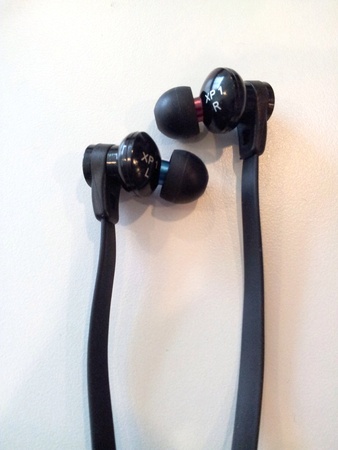 A pair of Beyerdynamic earphonesの素材