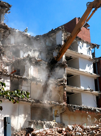Building demolition machine