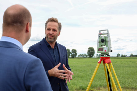 Netherlands, July 8th, 2022 - Housing minister Hugo de Jonge visits the Zuidplaspolder where a new village will be built with 8000 homes in Zuidplasのeditorial素材