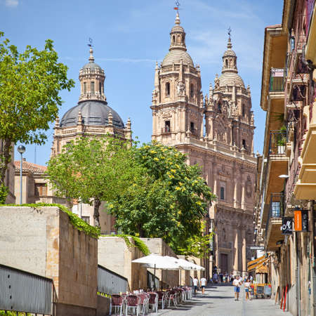 Salamanca, Spain - September 3, 2016: Old street in Salamanca with La Clerecia Churchのeditorial素材