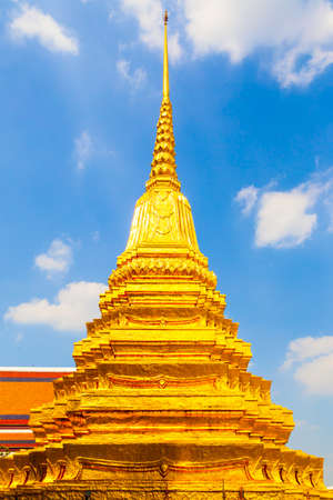 Golden stupa close up, Bangkok, Thailandの写真素材