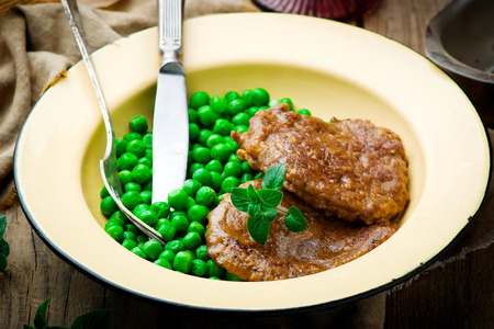 Marsala Scaloppine..style rustic.selective focusの写真素材
