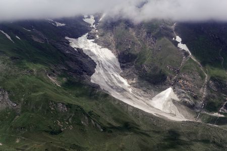 An alpine landscape in the Grossglockner area in the Hohe Tauern, Austria.の写真素材