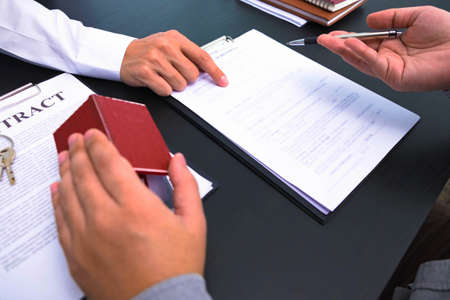 Propose a contract to sign house and real estate purchase contracts, calculate house purchase rates,...
