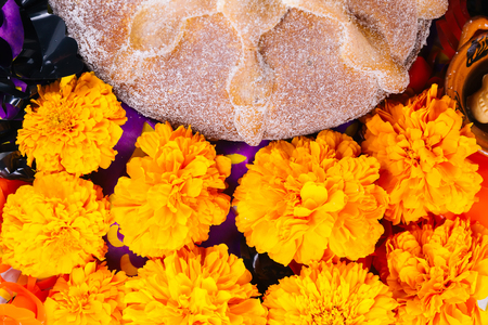 Dead bread and flowers - Ofrenda del dia de muertosの写真素材