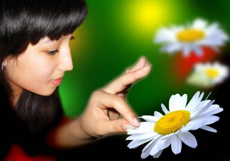 photography with scene of the girl and ox-eye daisyの写真素材