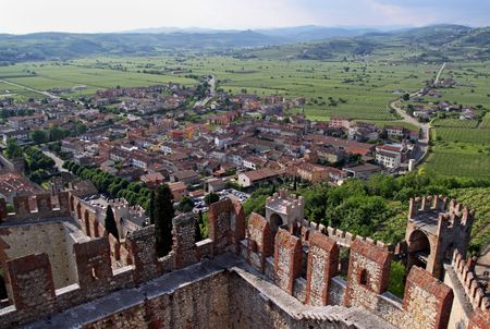 View from Scaligero Castle on Tenda Hill in Soave, Veneto, Italy, 23/5/10 originally the property of one of Italys most famous families that over looks the town of Soave, well known for grape and wine productionのeditorial素材