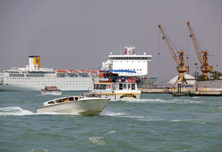 Venice, Italy, 21/5/10 an example of the heavy shipping industry in the tourist haven of Veniceのeditorial素材
