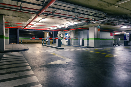 Empty underground parking lot industrialのeditorial素材