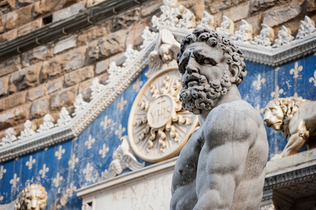 Hercules statue, by Baccio Bandinelli, about 1534, is a white sculpture to the right of the entrance of the Palazzo Vecchio in the Piazza della Signoria, Florence, Italy.のeditorial素材