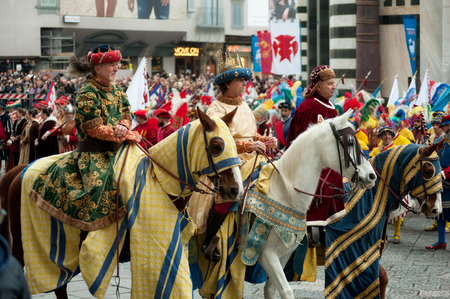 Florence, Tuscany, Italy - January 6, 2018: Three Wise Men on horseback bringing gifts (gold, incense, myrrh) to the new born child Jesus, during the historical recreation of the ? ? ?,?? "Procession of the Magi? ? ?,? to celebrate the Feast of the Epiphaのeditorial素材