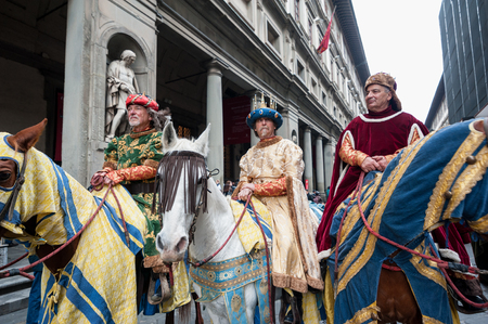 Florence, Tuscany, Italy - January 6, 2018: Three Wise Men on horseback in the courtyard of the Uffizi Gallery, during the historical recreation of the ? ? ?,?? "Procession of the Magi? ? ?,??, to celebrate the Feast of the Epiphany.のeditorial素材