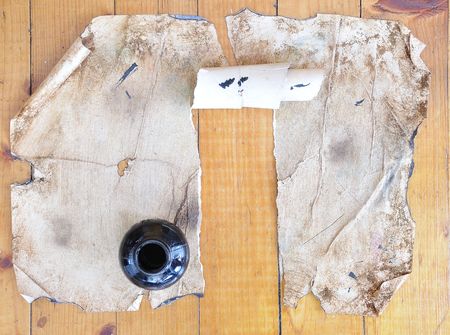 Old grunge paper great for your messageの写真素材