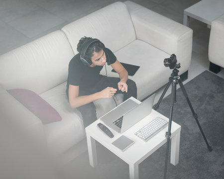 Teenage influencer streaming content onlineの写真素材