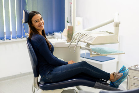 Visiting friendly and professional dentist.high photoの写真素材