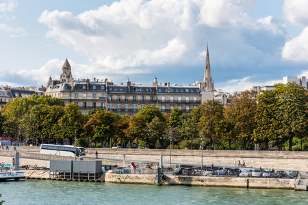 Beutiful historic buildings at the bank of Seine River, Paris, France.のeditorial素材